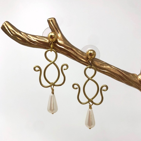 Angel Wing Earrings - Picture 1 of 3